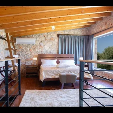 Del Mar Stone House Amuoso Bay Villa